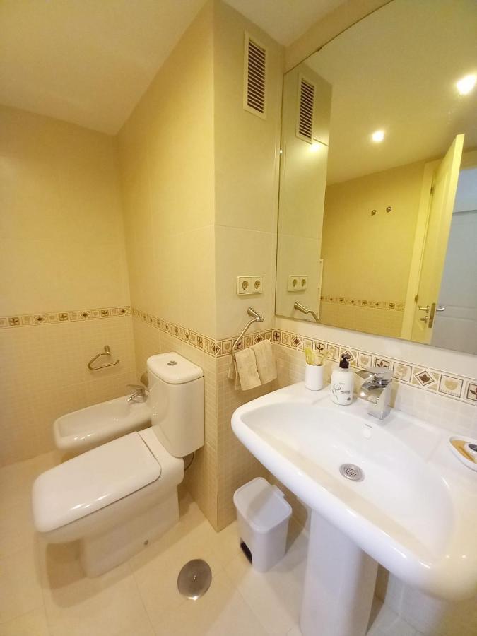 Calido Apartamento Con Gran Terraza Y Vistas A 600 Metros Del Mar Benalmádena Eksteriør billede