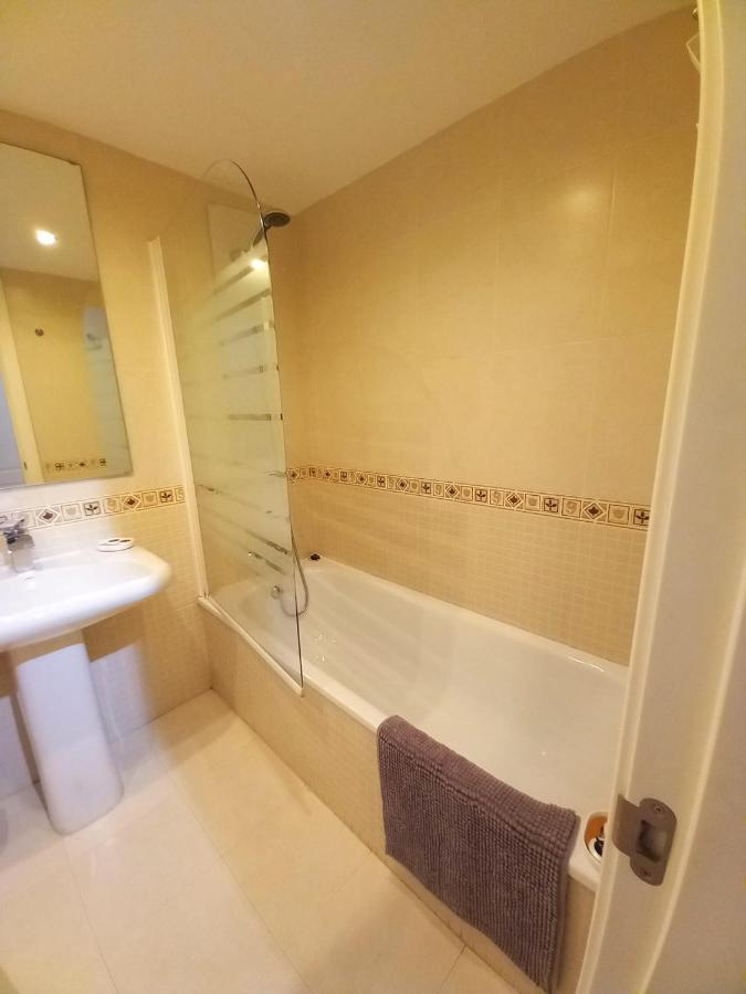 Calido Apartamento Con Gran Terraza Y Vistas A 600 Metros Del Mar Benalmádena Eksteriør billede