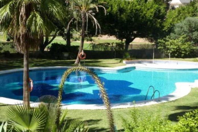 Calido Apartamento Con Gran Terraza Y Vistas A 600 Metros Del Mar Benalmádena Eksteriør billede