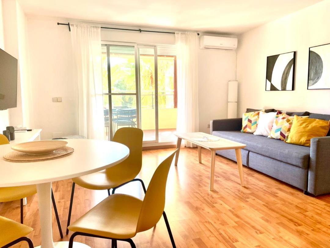 Calido Apartamento Con Gran Terraza Y Vistas A 600 Metros Del Mar Benalmádena Eksteriør billede