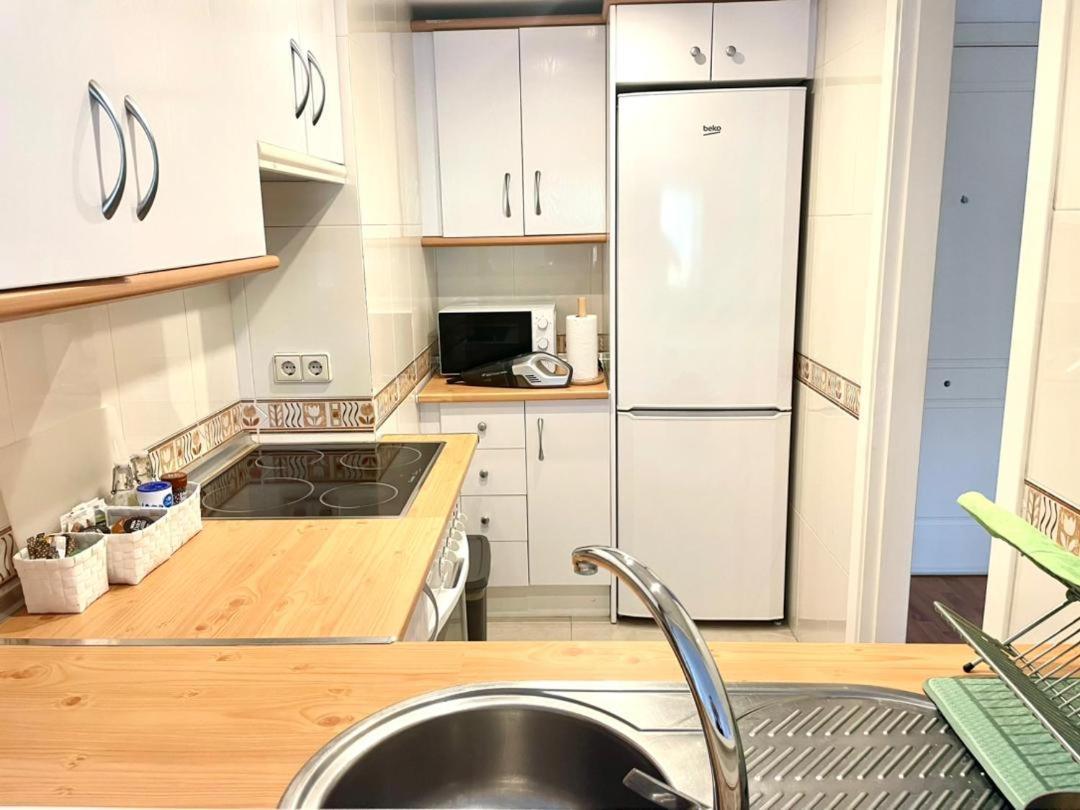 Calido Apartamento Con Gran Terraza Y Vistas A 600 Metros Del Mar Benalmádena Eksteriør billede