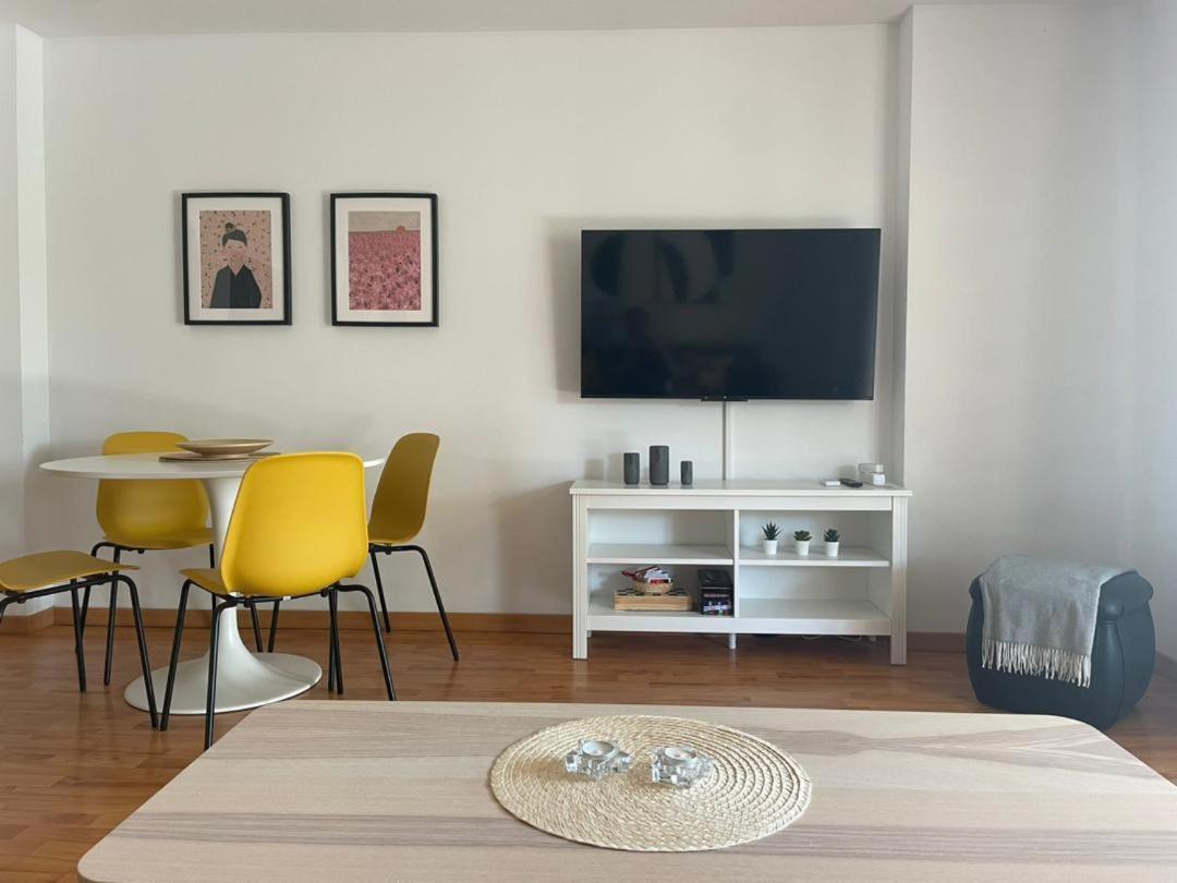 Calido Apartamento Con Gran Terraza Y Vistas A 600 Metros Del Mar Benalmádena Eksteriør billede