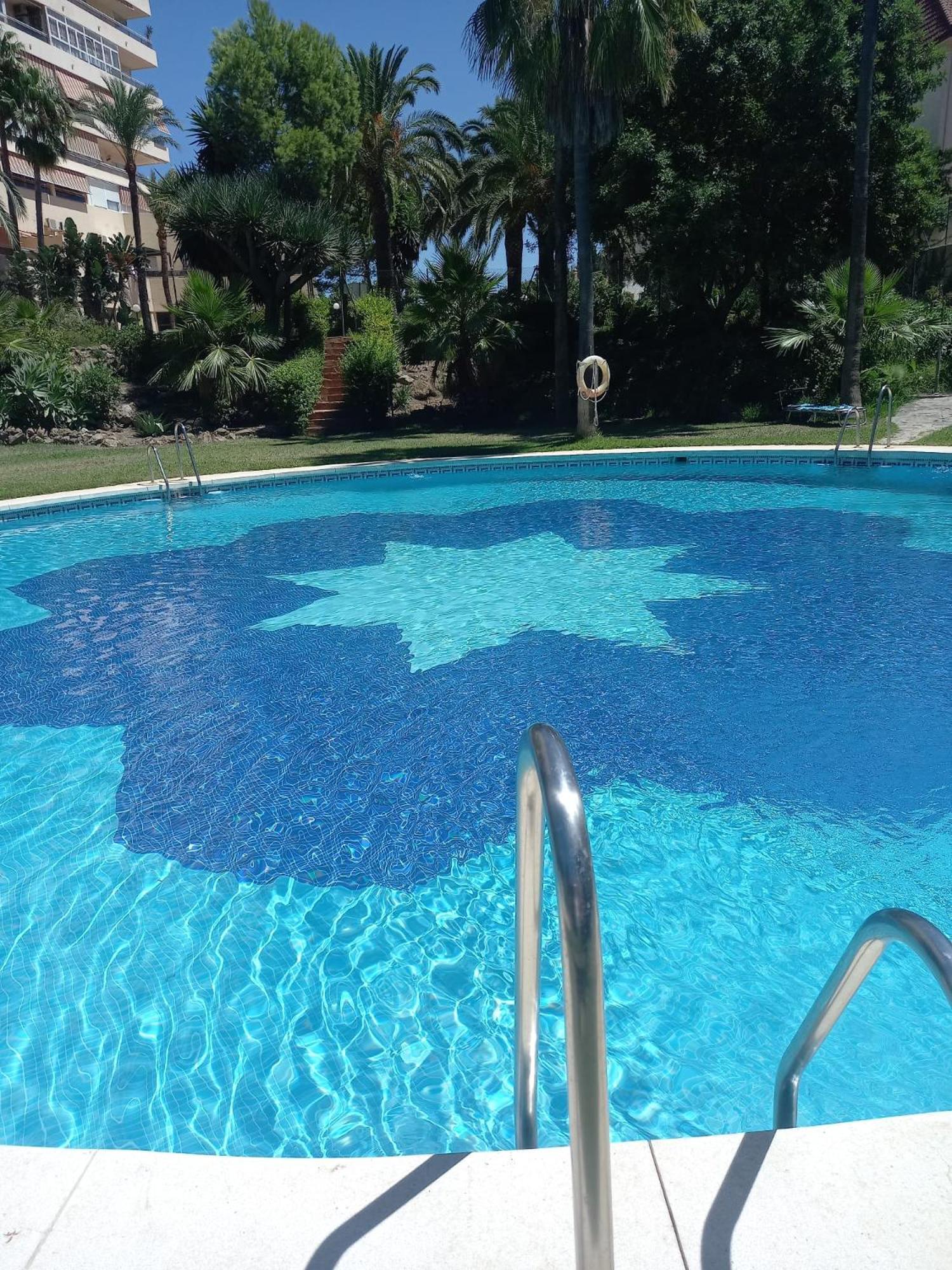 Calido Apartamento Con Gran Terraza Y Vistas A 600 Metros Del Mar Benalmádena Eksteriør billede